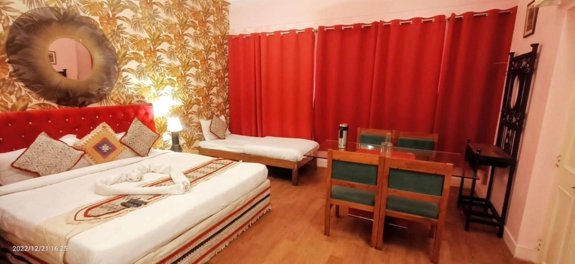 Hotel Pink Palace Jaipur Ngoại thất bức ảnh