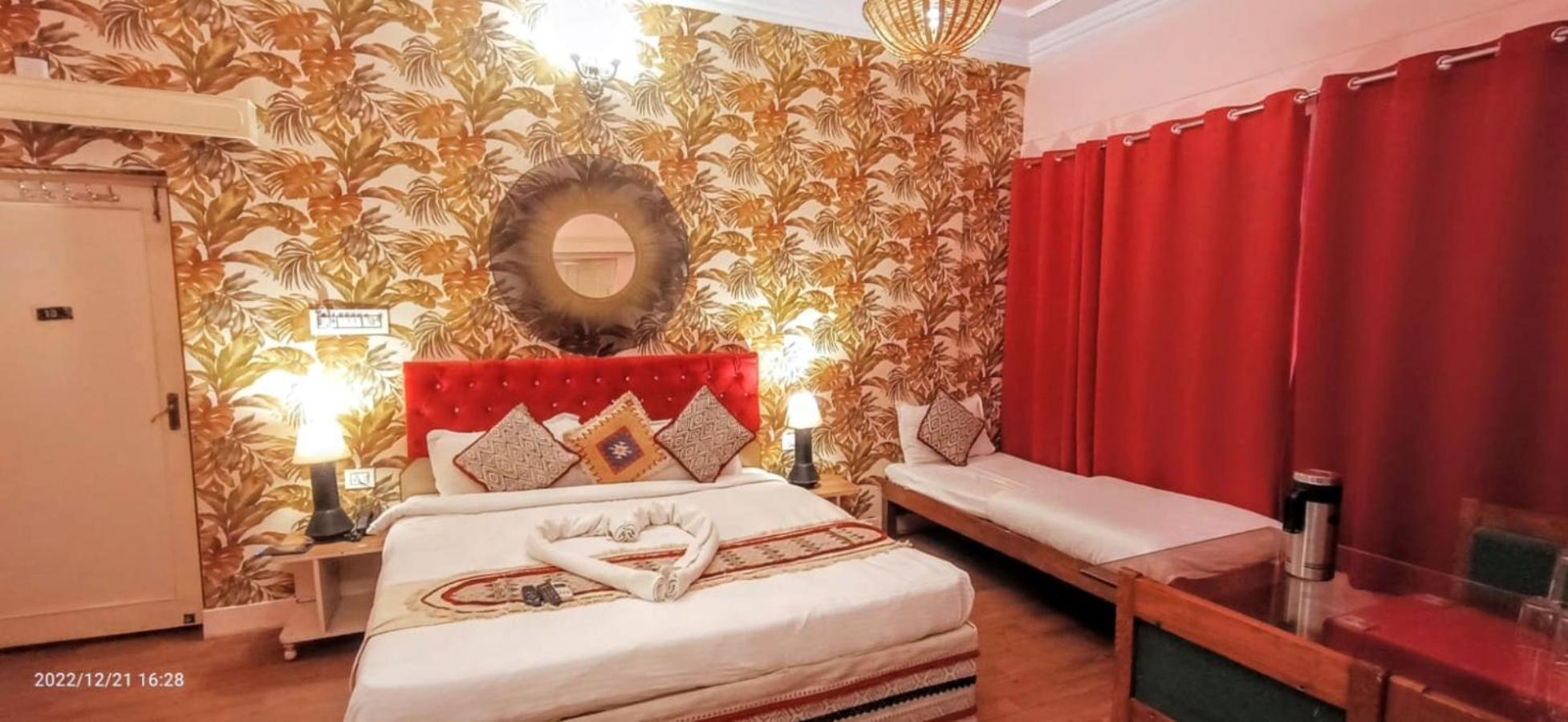 Hotel Pink Palace Jaipur Ngoại thất bức ảnh